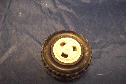 (image for) 1985 snowcat wheel with hubcap