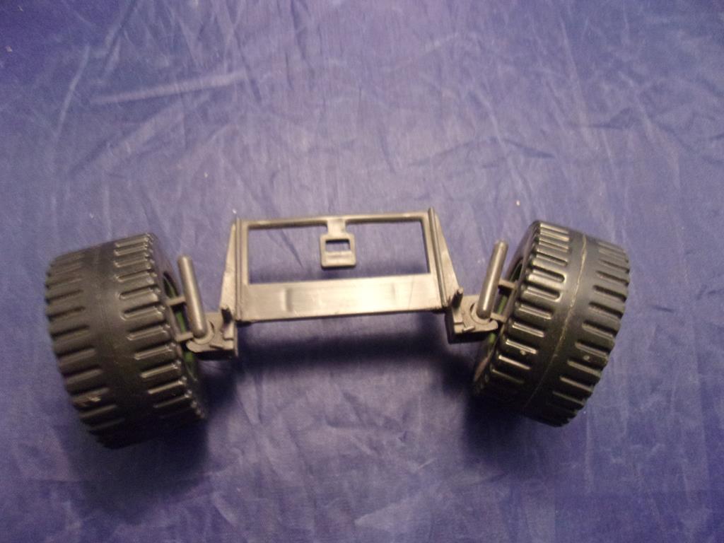 (image for) 1985 awe striker front axle with wheels