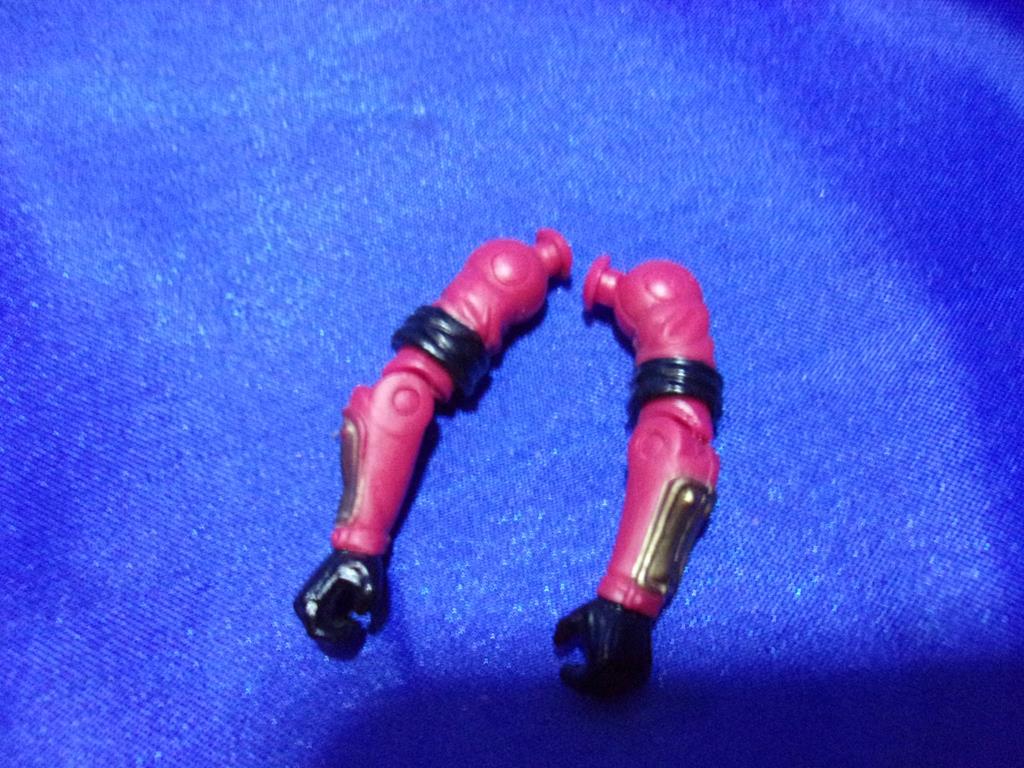 (image for) 2003 cobra claws commander arm set