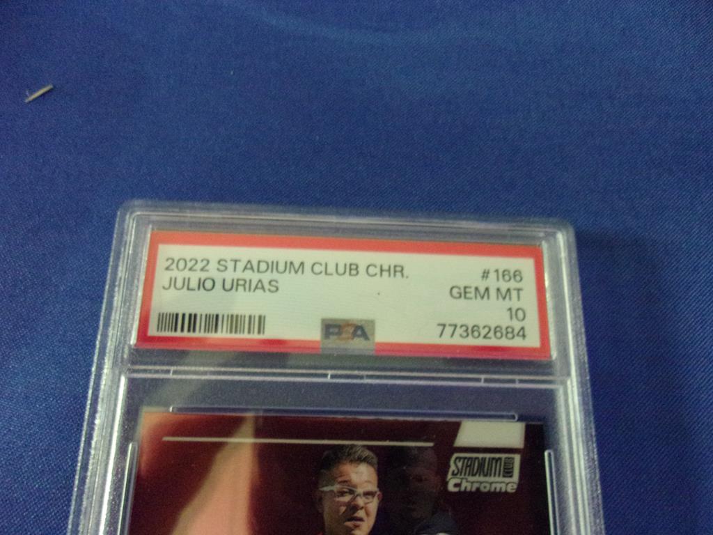 (image for) 2022 julio urias stadium club chrome psa 10