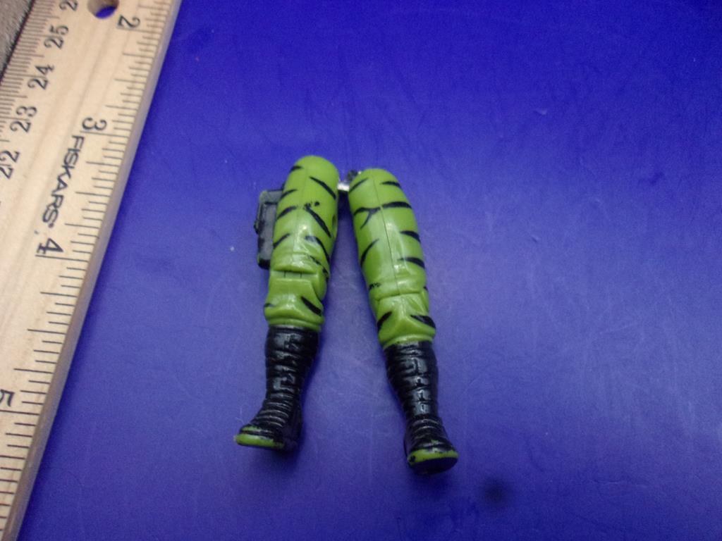 (image for) 1992 nunchuk legs with t hook