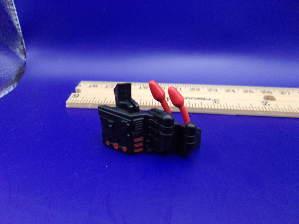 (image for) 1996 spawn shadowhawk series 4 shoulder armor