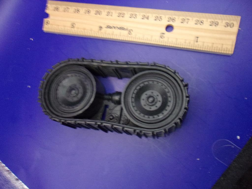 (image for) 1985 snowcat track