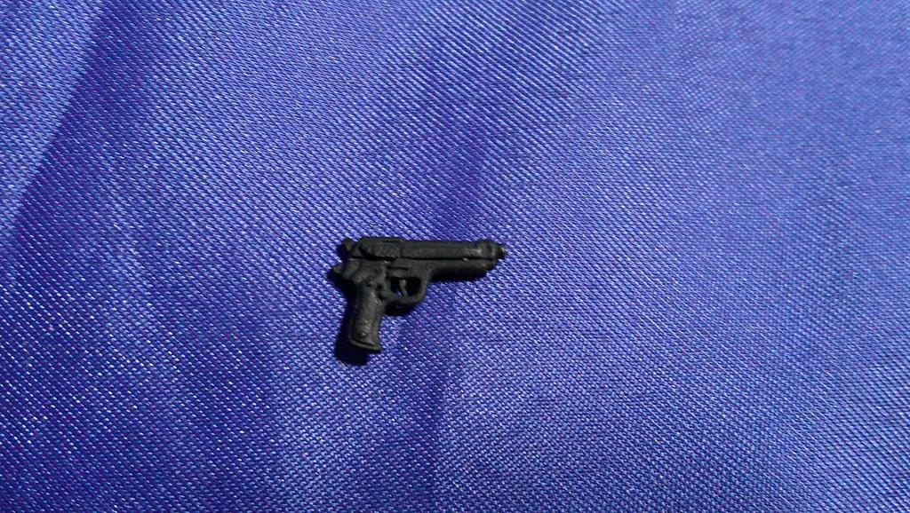 (image for) 2007 snake eyes v28 pistol