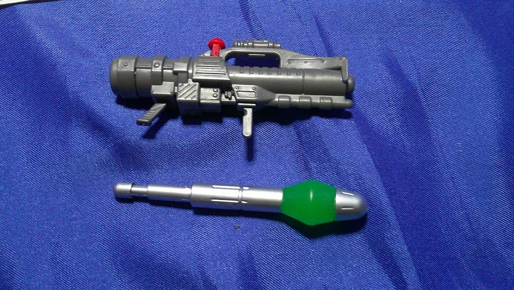 (image for) 2009 baroness v13 launcher and missile