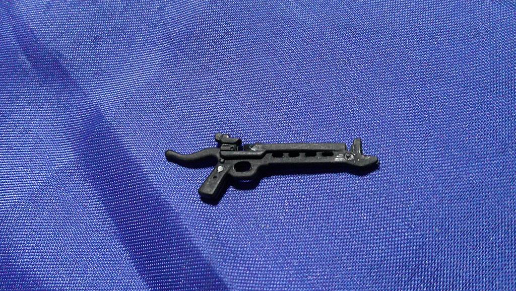 (image for) 2007 scarlett v8 bow half