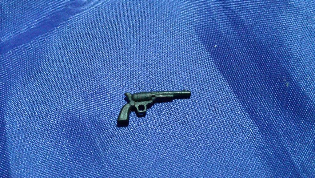 (image for) 2008 crimson guard v14 pistol