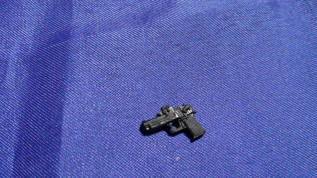 (image for) 2011 avengers movie grapple blast black widow gun