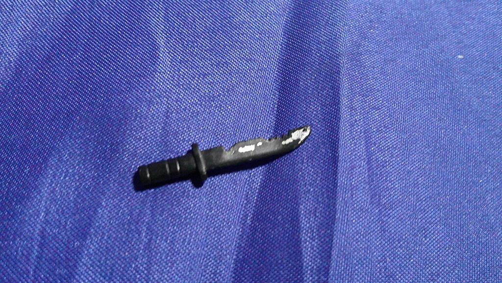 (image for) 2008 lt falcon v4 knife