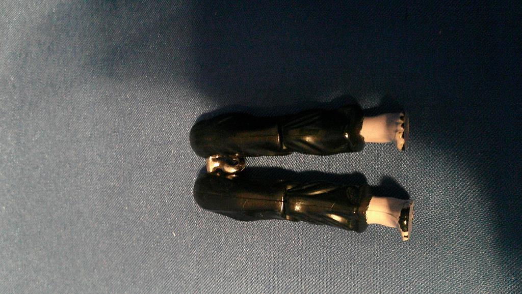 (image for) 1985 quick kick leg set (worn) with t hook