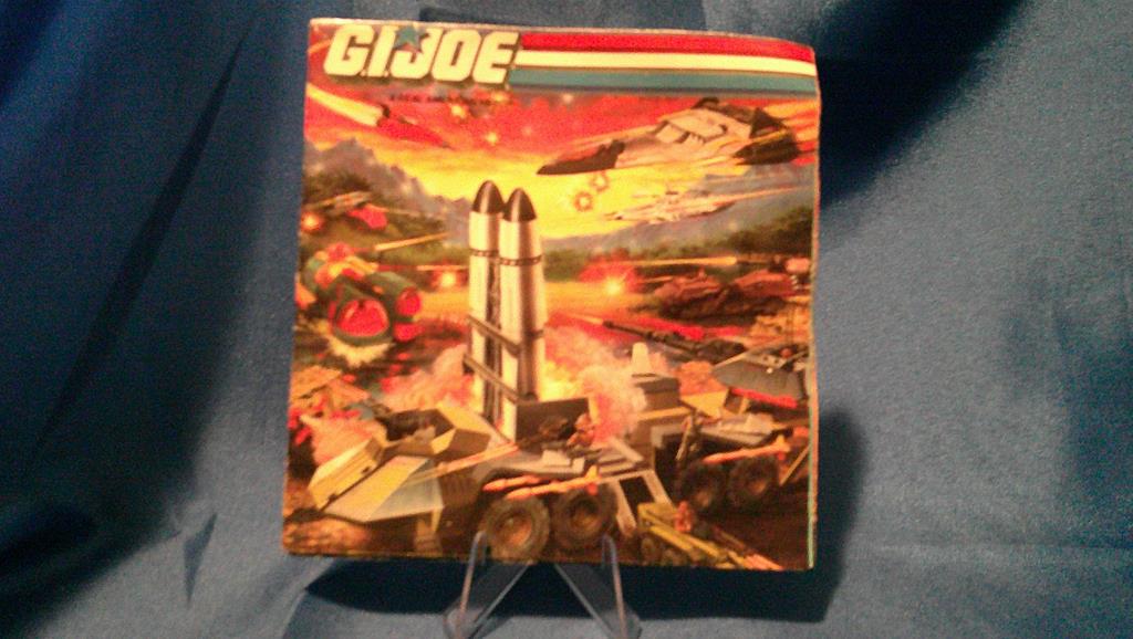 (image for) insert with shuttles on front